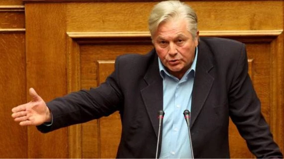 Παπαχριστόπουλος: «Θα ψηφίσω την συμφωνία των Πρεσπών και θα παραδώσω την έδρα μου» (βίντεο)